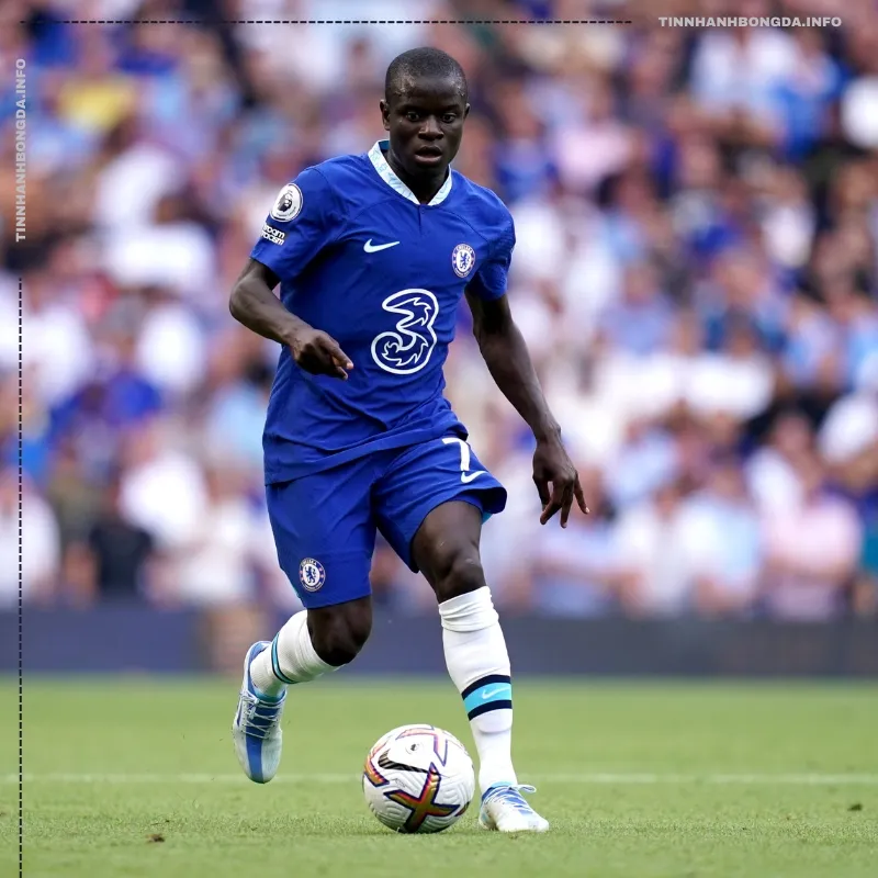 N’Golo Kante là tiền vệ xuất sắc của Leicester City